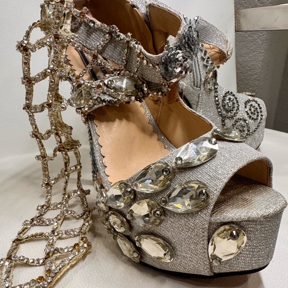 Sparkling Silver Competition Heels – 6” High with 2” Platform & Silver Stones ✨ - Picture 2 of 10